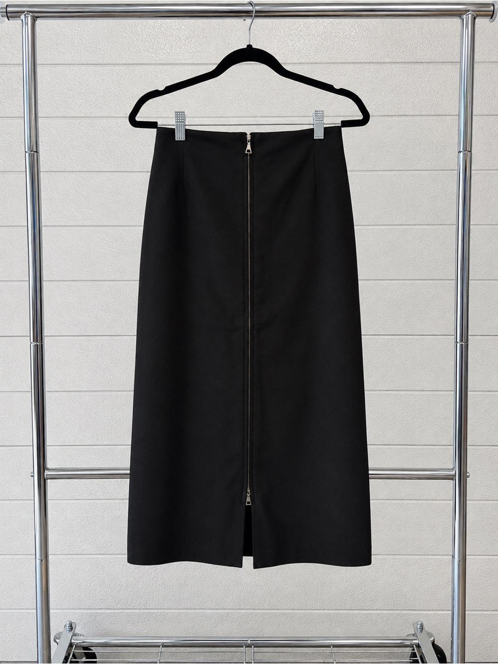 Theory Black Pencil Skirt Exposed Front Zipper Size 2 NWOT